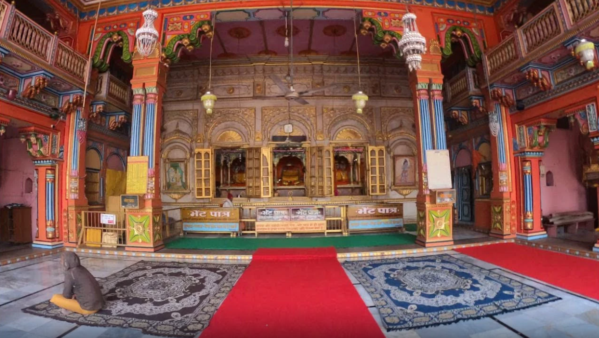 The palace of King Dashrath is a vibrant and deeply devotional space, where Lord Ram spent much of his childhood